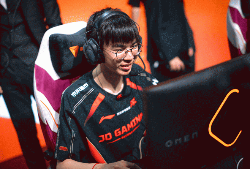 Junjia nói lý do rời CFO để đầu quân cho JDG 808429